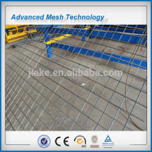 Construction panel mesh fence welding machine